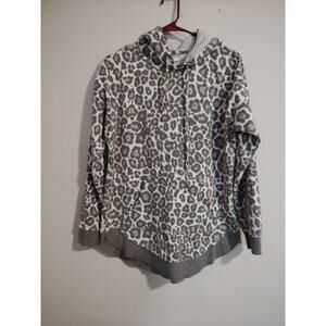 Maurices Women's Gray Leopard Print Hoodie Fleece Lined Sweatshirt Size Medium